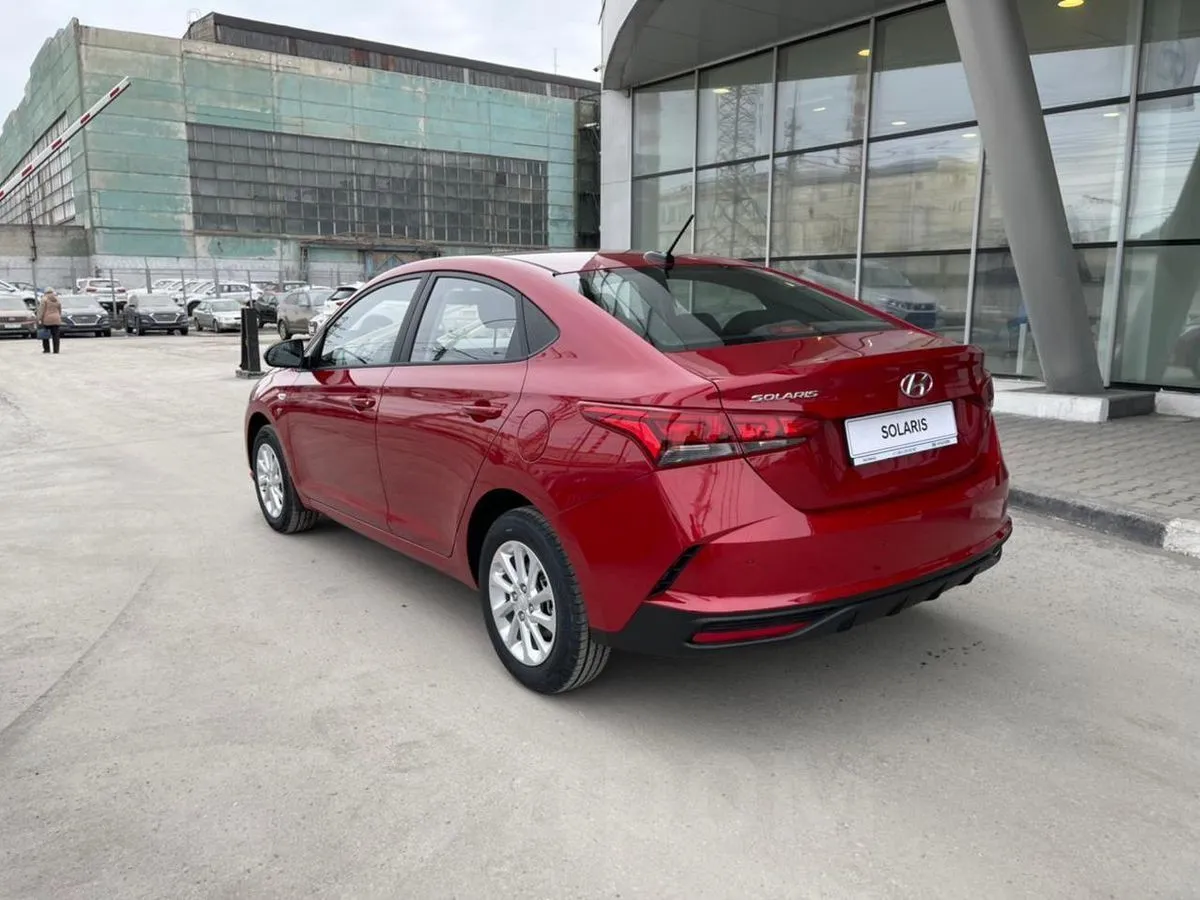 Hyundai Solaris Image 2