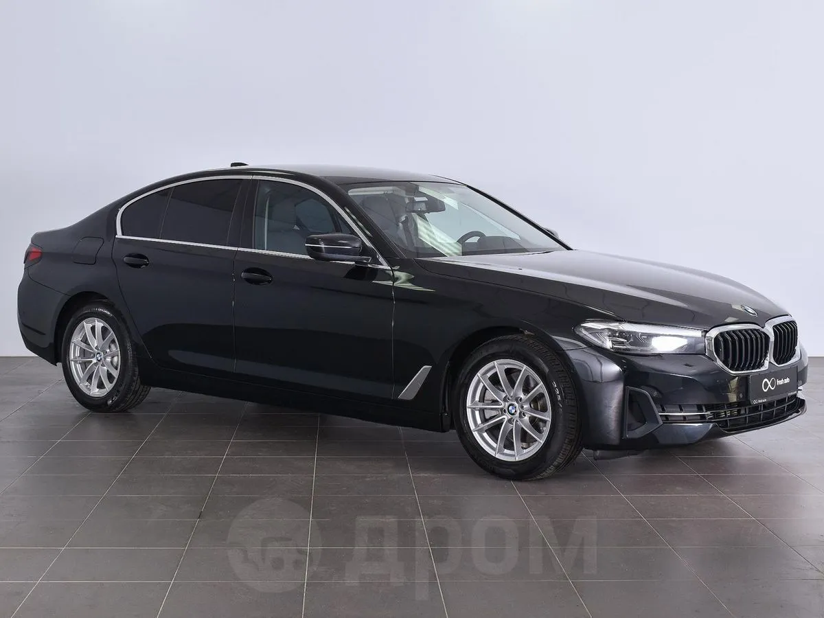 BMW 5-Series Image 6